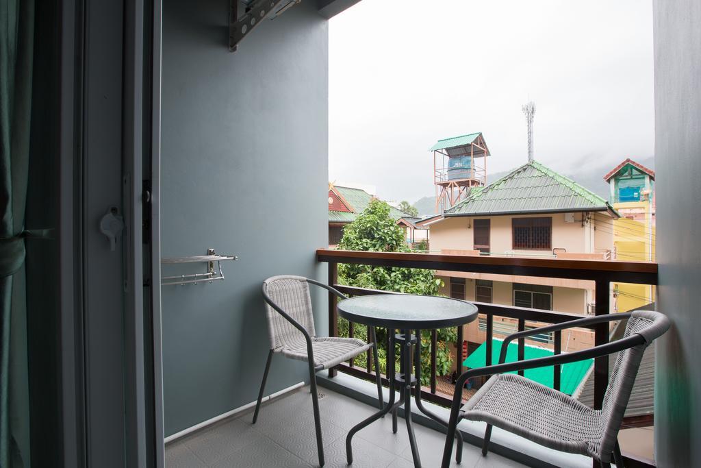 Chusri Hotel Patong Phòng bức ảnh