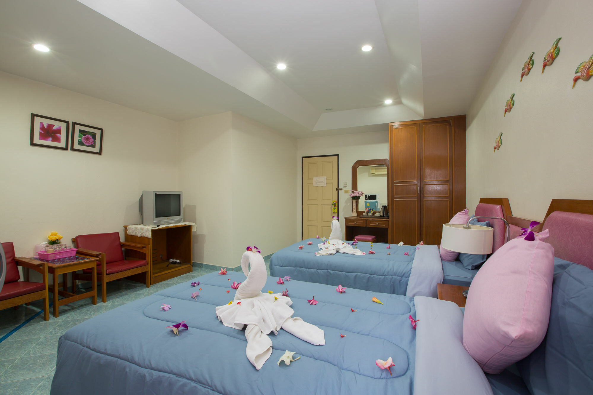 Chusri Hotel Patong Ngoại thất bức ảnh