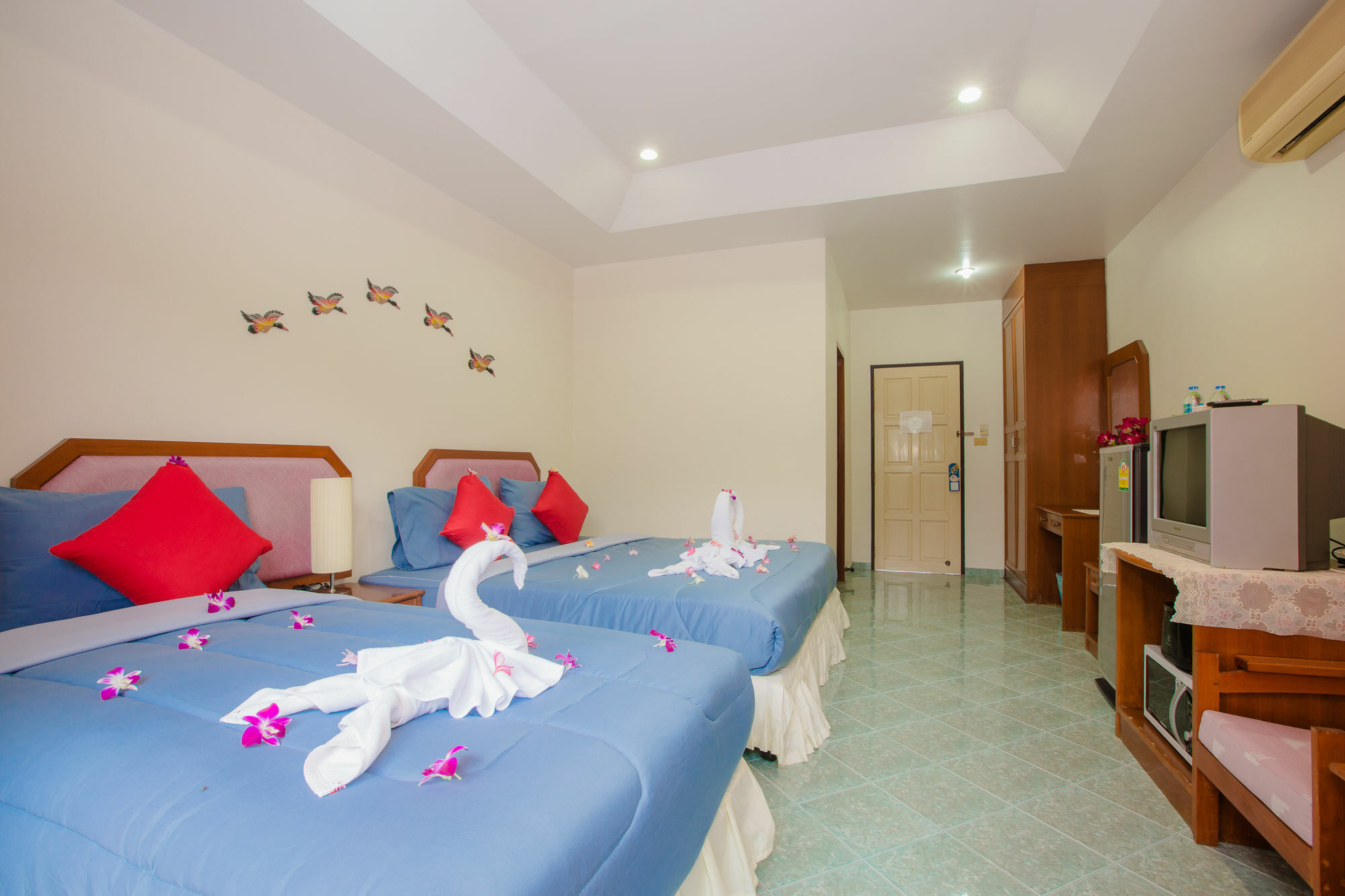 Chusri Hotel Patong Ngoại thất bức ảnh