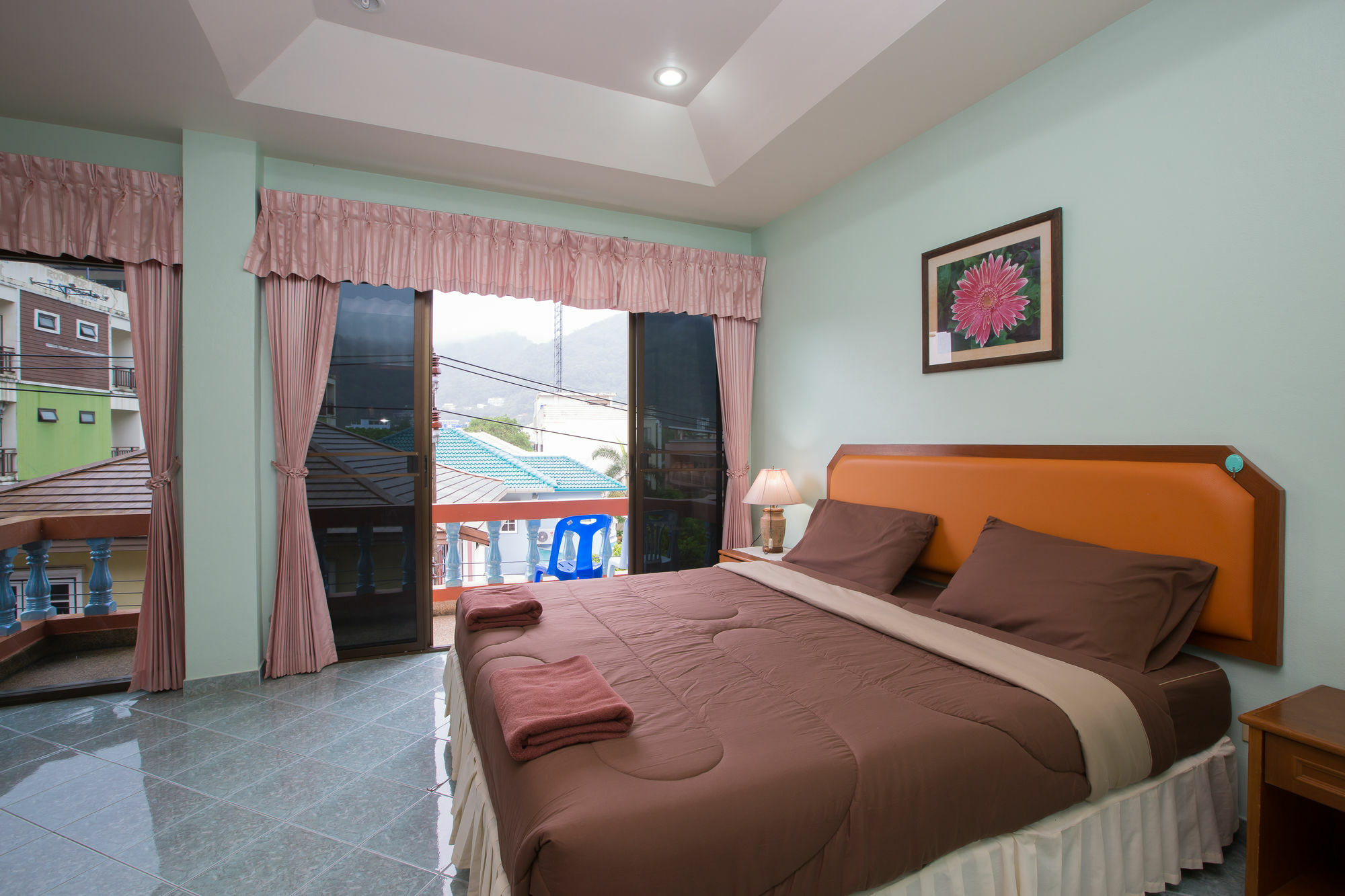 Chusri Hotel Patong Ngoại thất bức ảnh